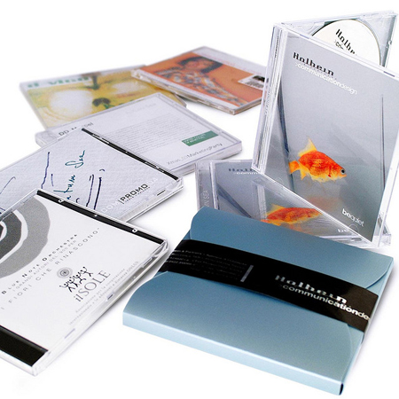 immagine packaging cd musicali. L'agenzia di grafica pubblicitaria di Treviso H&P  progetta il design grafico di packaging, scatole, confezioni, e astucci per imballaggi alimentari e di prodotti in genere 
